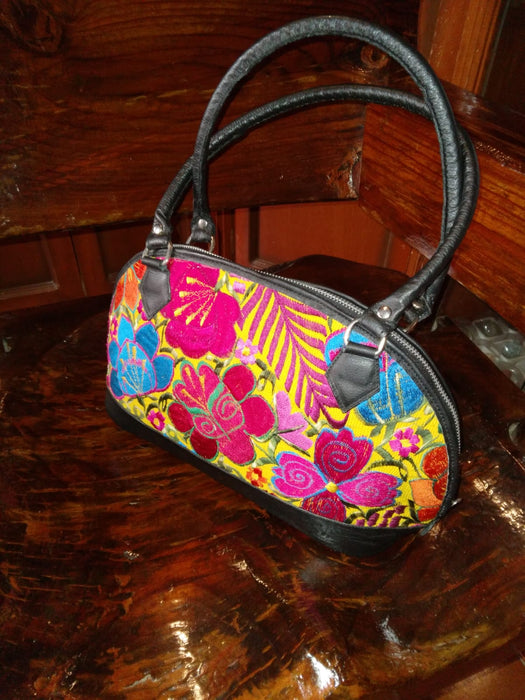 Sac à main en cuir, brodé 30cm x 18cm