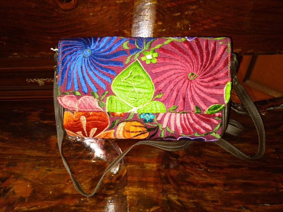 Sac à main en cuir, brodé 25cm x 18cm