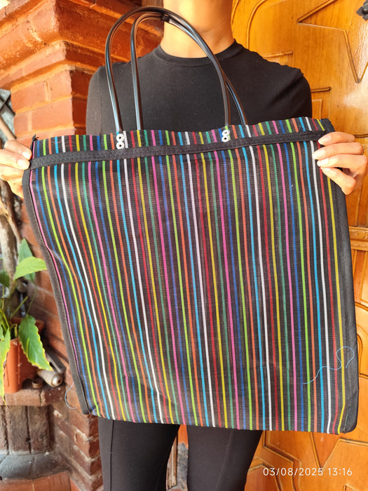 Sac traditionnel mexicain coloré avec motif de poupée "Lele"